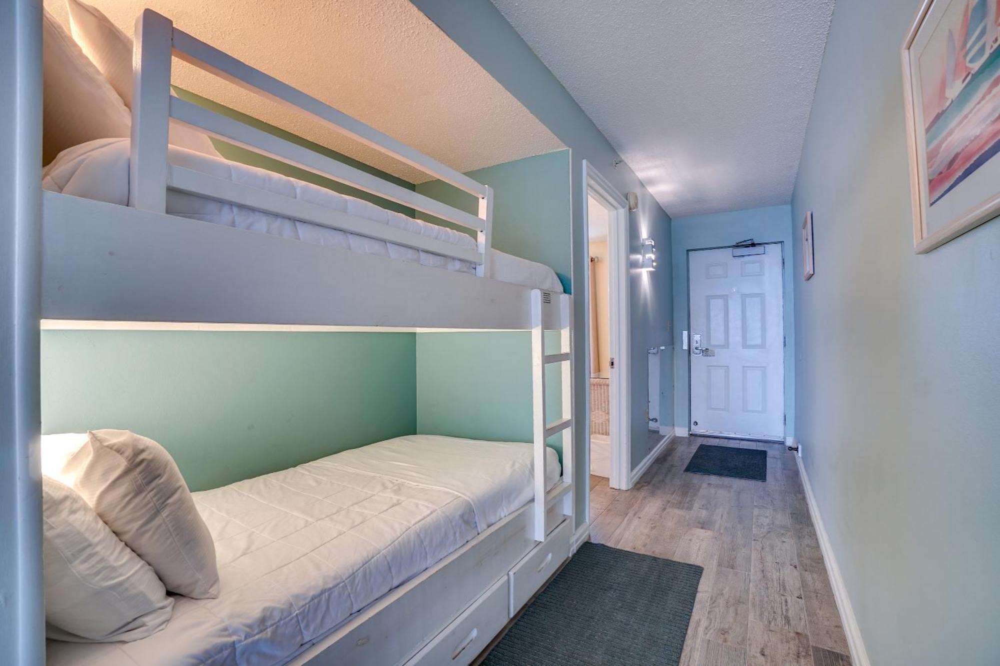 Pelican Beach Resort By Panhandle Getaways Дестін Номер фото